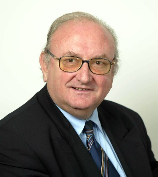 Datei:2000Z0000^000^.P..^Karl Sablik ~1942, Portrait^.jpg